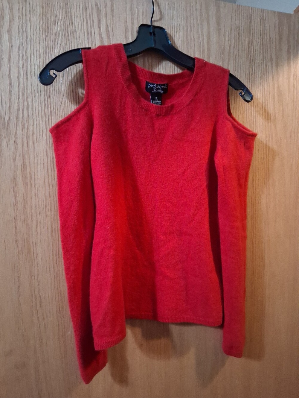 vintage Peck & Peck Luxury sweater. Size M, 100% 2-ply cashmere, vibrant red